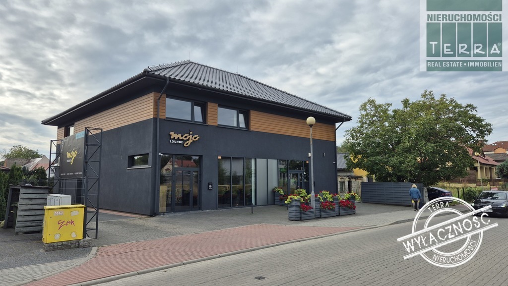 BUDYNEK Z MIEJSCAMI POSTOJOWYMI (1)