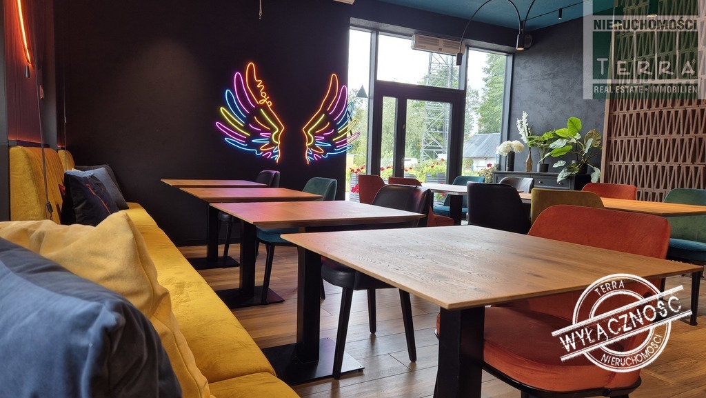 BUDYNEK Z MIEJSCAMI POSTOJOWYMI (9)