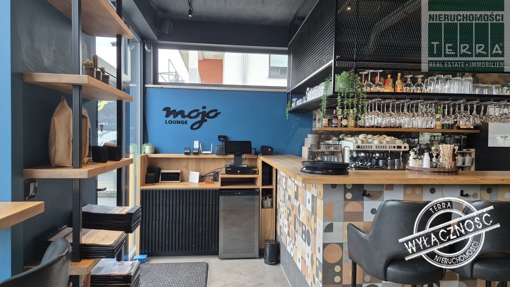 BUDYNEK Z MIEJSCAMI POSTOJOWYMI (13)