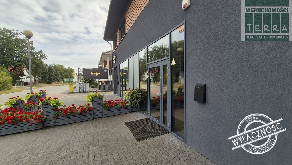 BUDYNEK Z MIEJSCAMI POSTOJOWYMI (21)