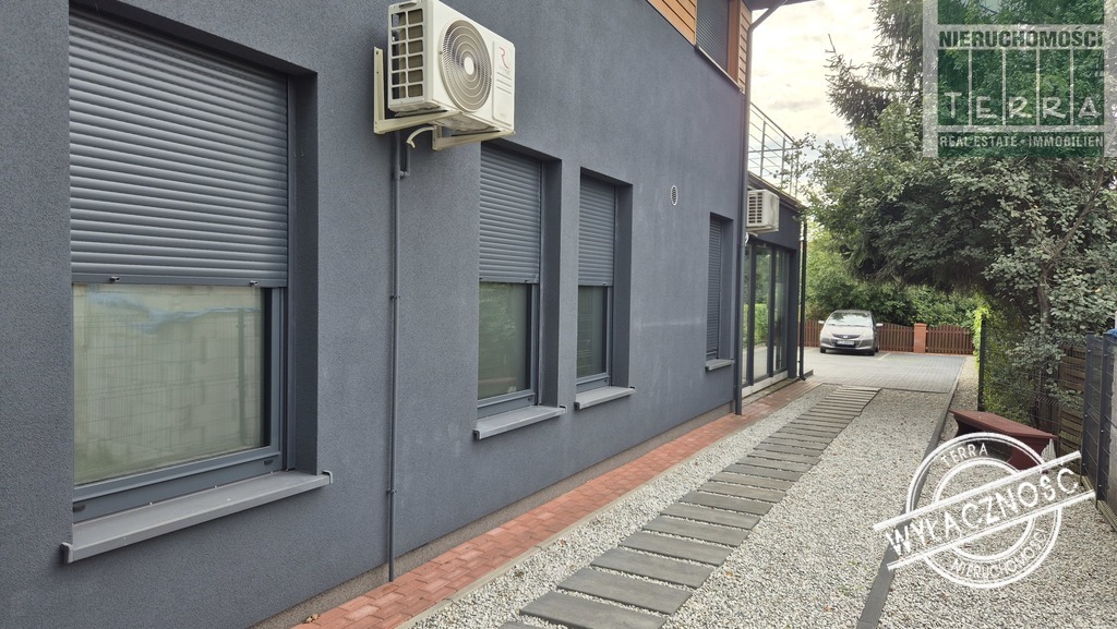 BUDYNEK Z MIEJSCAMI POSTOJOWYMI (22)