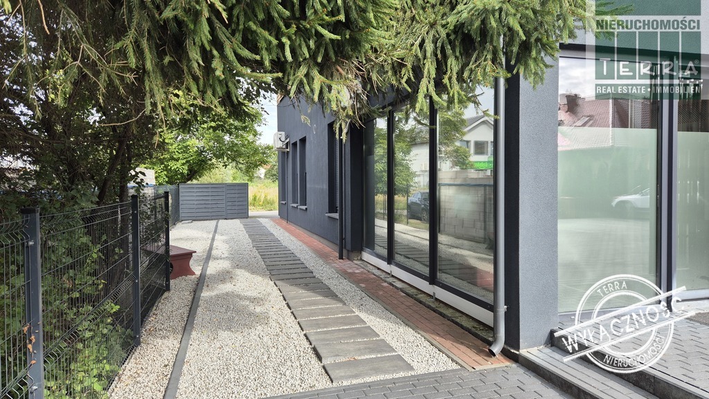 BUDYNEK Z MIEJSCAMI POSTOJOWYMI (23)