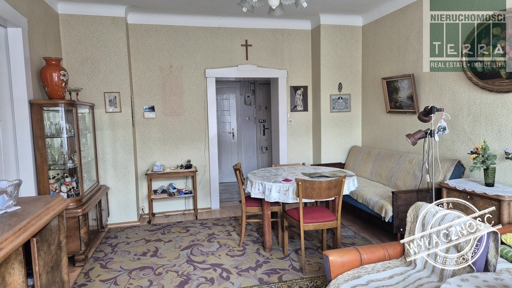 Piękny lokal w kamienicy. (9)