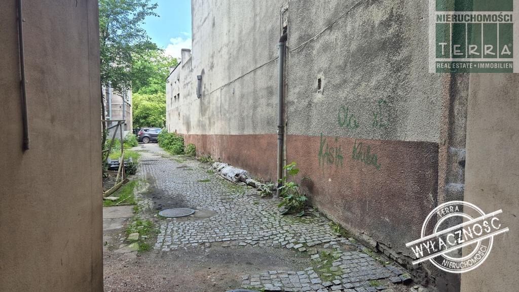 Piękny lokal w kamienicy. (13)