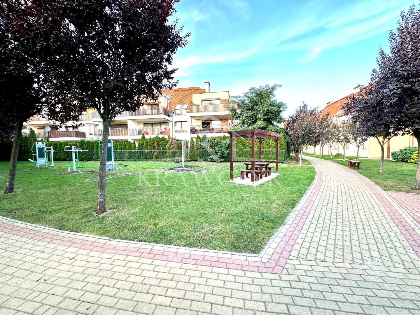 Bezrzecze 2012r Ip. 3pok. taras, garaż (15)