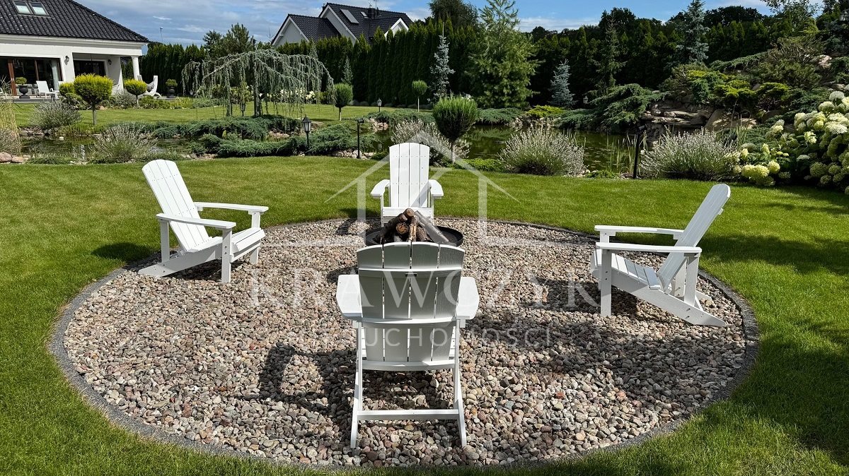 Stylowy dom z basenem i wyjątkowym ogrodem (6)