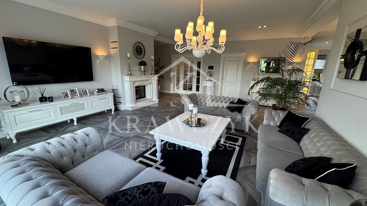 Stylowy dom z basenem i wyjątkowym ogrodem (8)