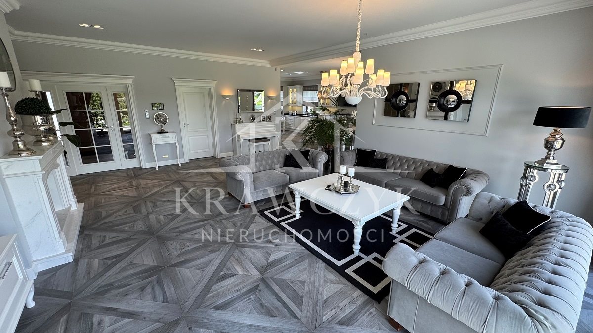 Stylowy dom z basenem i wyjątkowym ogrodem (9)