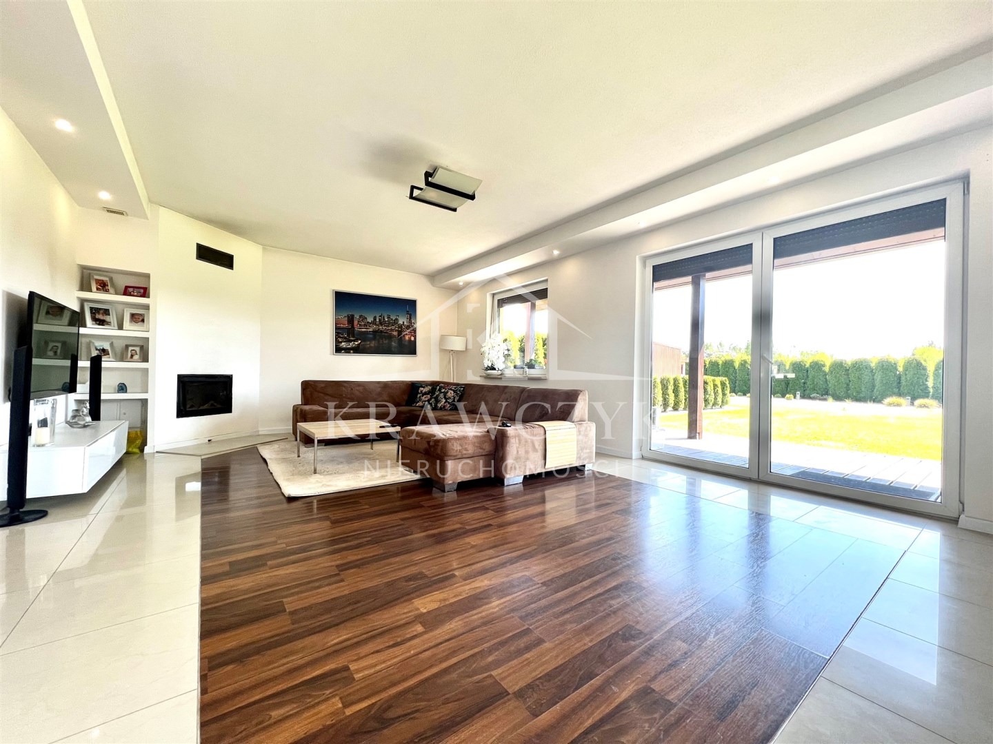 DOM 5pok. 200m2, DZIAŁKA 1030m2 - UMEBLOWANY (1)