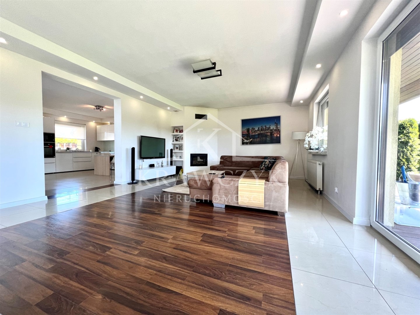 DOM 5pok. 200m2, DZIAŁKA 1030m2 - UMEBLOWANY (3)