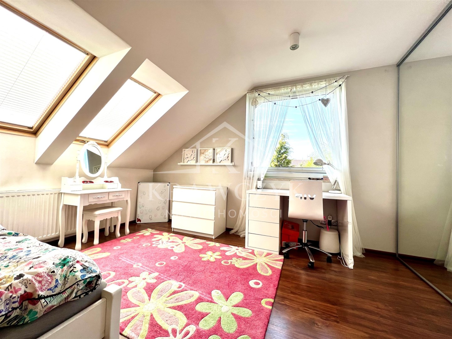 DOM 5pok. 200m2, DZIAŁKA 1030m2 - UMEBLOWANY (6)