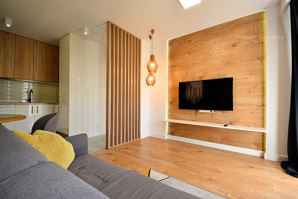 Stylowe mieszkanie z garażem i komórką (2)