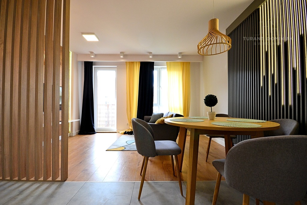 Stylowe mieszkanie z garażem i komórką (6)