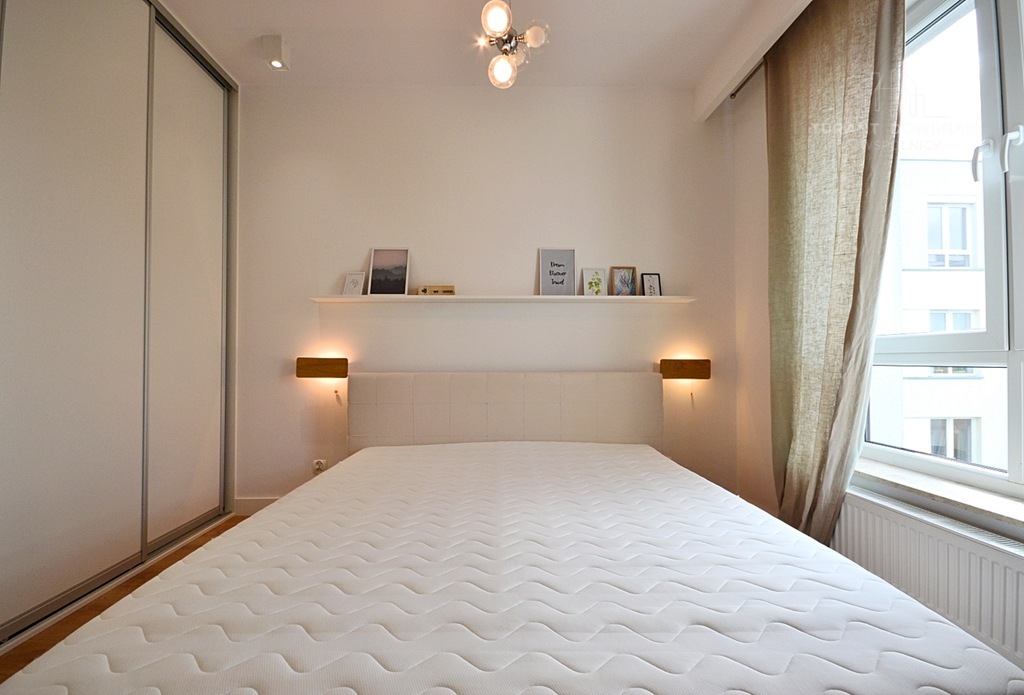 Stylowe mieszkanie z garażem i komórką (10)