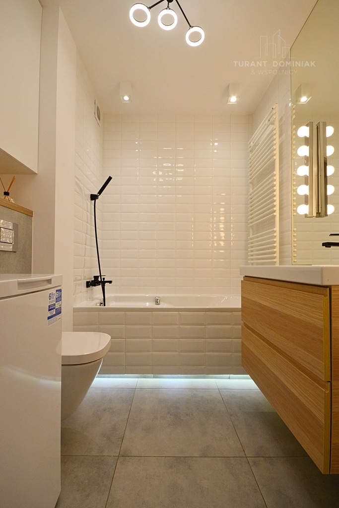 Stylowe mieszkanie z garażem i komórką (7)