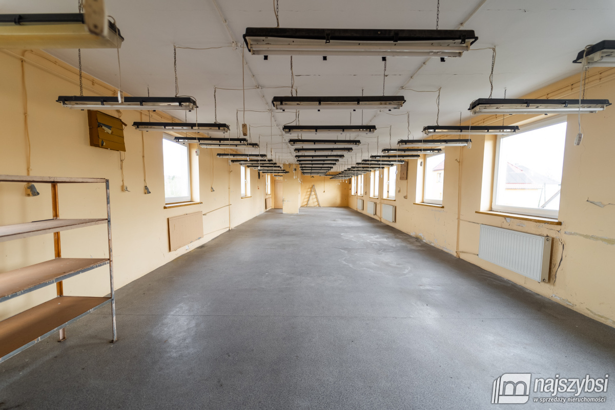 Nowogard - budynek biurowo-magazynowo-mieszkalny + (1)