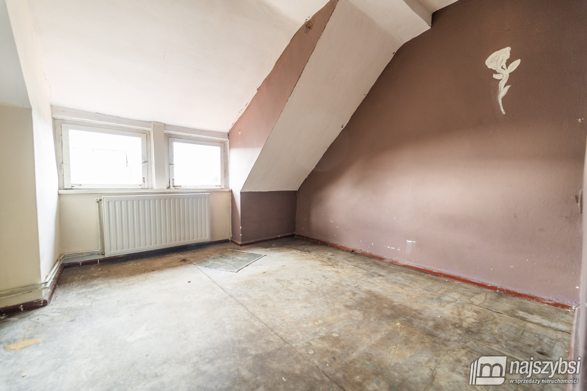 Nowogard - budynek biurowo-magazynowo-mieszkalny + (15)