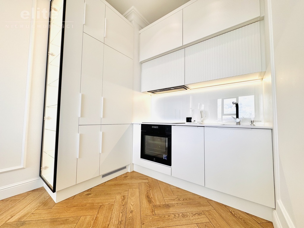 Hanza Tower luksusowy apartament na XVIIIp, basen (7)