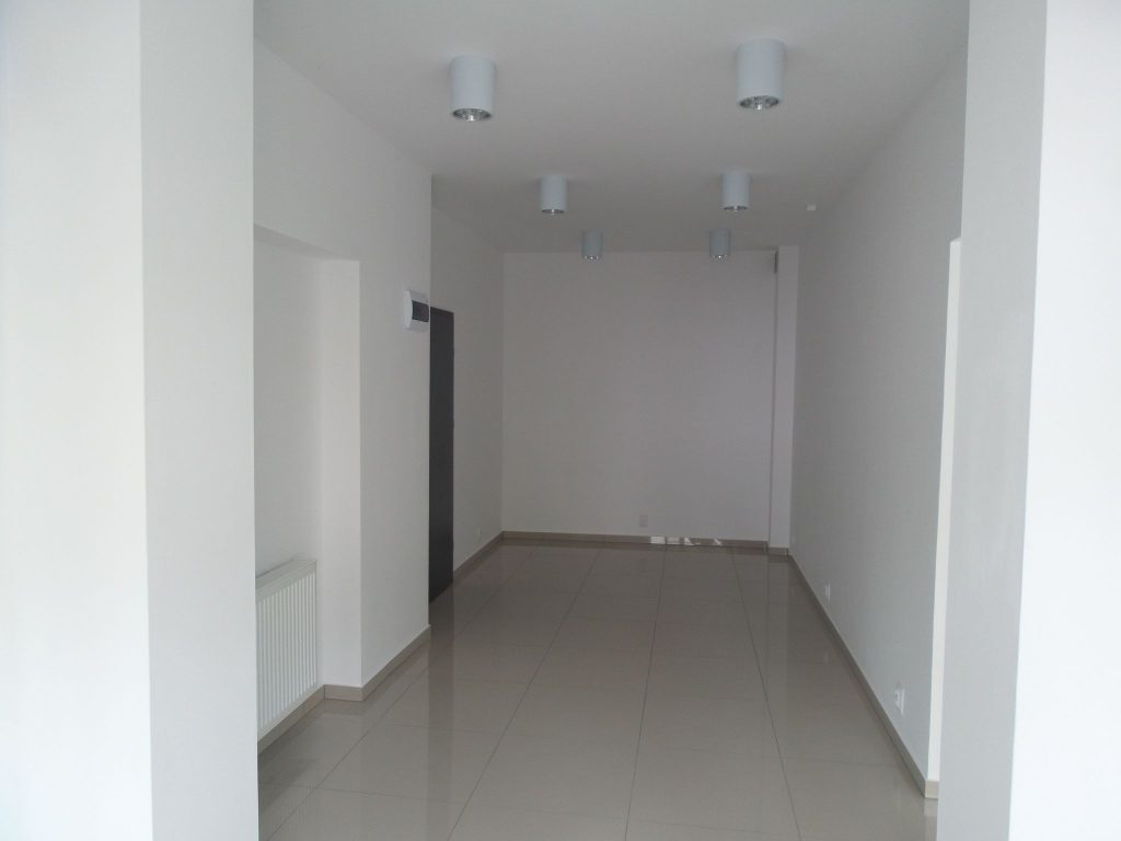 Lokal  biurowo-usługowy z miejscami parkingowymi! (3)