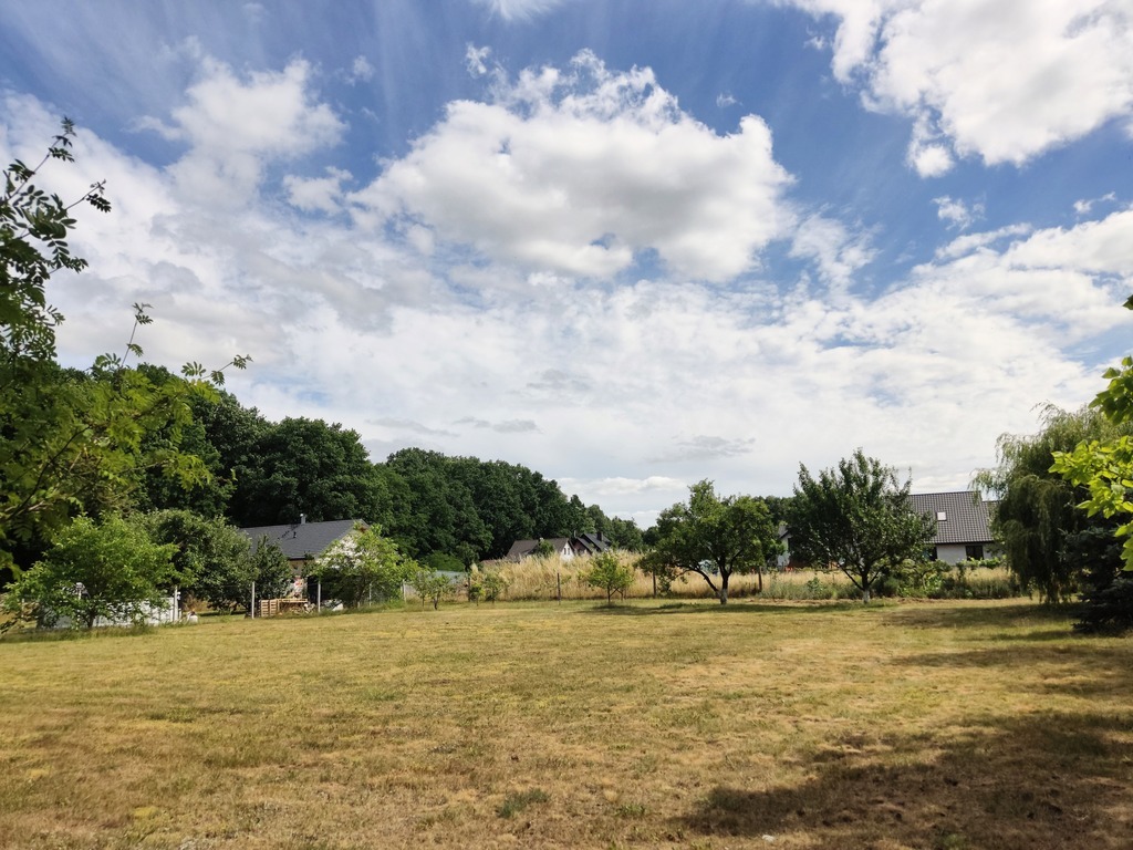 Działka w pięknym otoczeniu w cichej okolicy. (2)