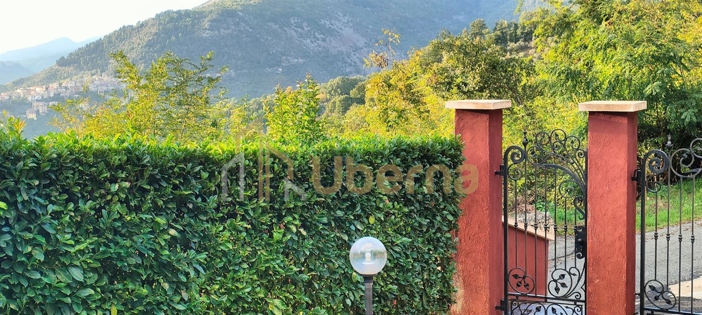 Rezydencja w  Gerano, 40 km od Rzymu, sprzedaż. (2)