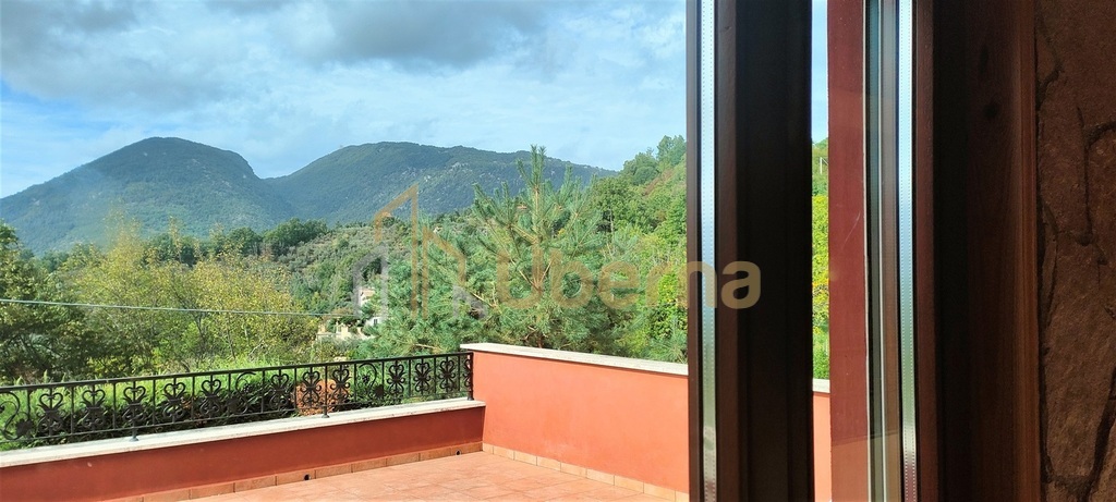 Rezydencja w  Gerano, 40 km od Rzymu, sprzedaż. (6)