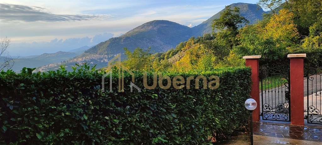 Rezydencja w  Gerano, 40 km od Rzymu, sprzedaż. (20)