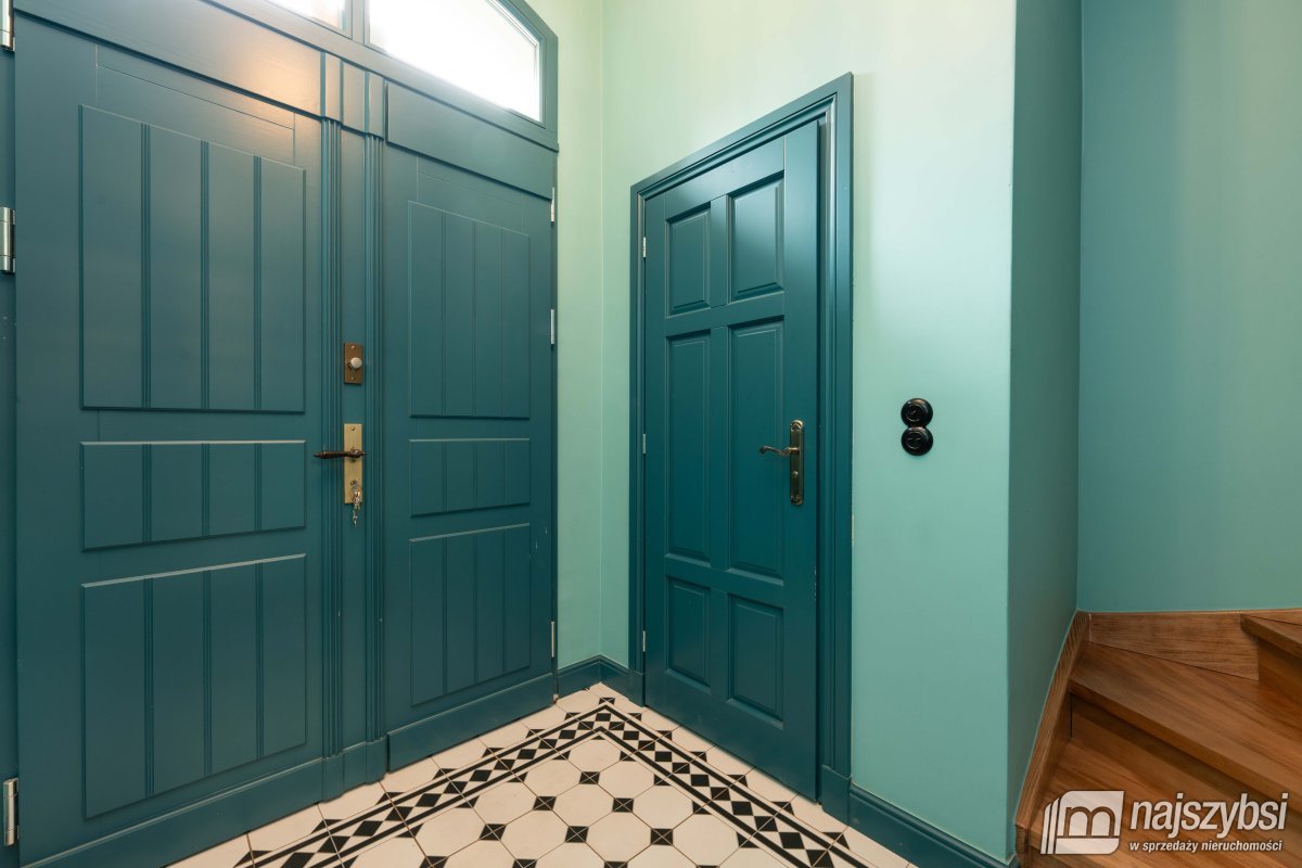 Świdwin- piękna willa w centrum miasta (14)