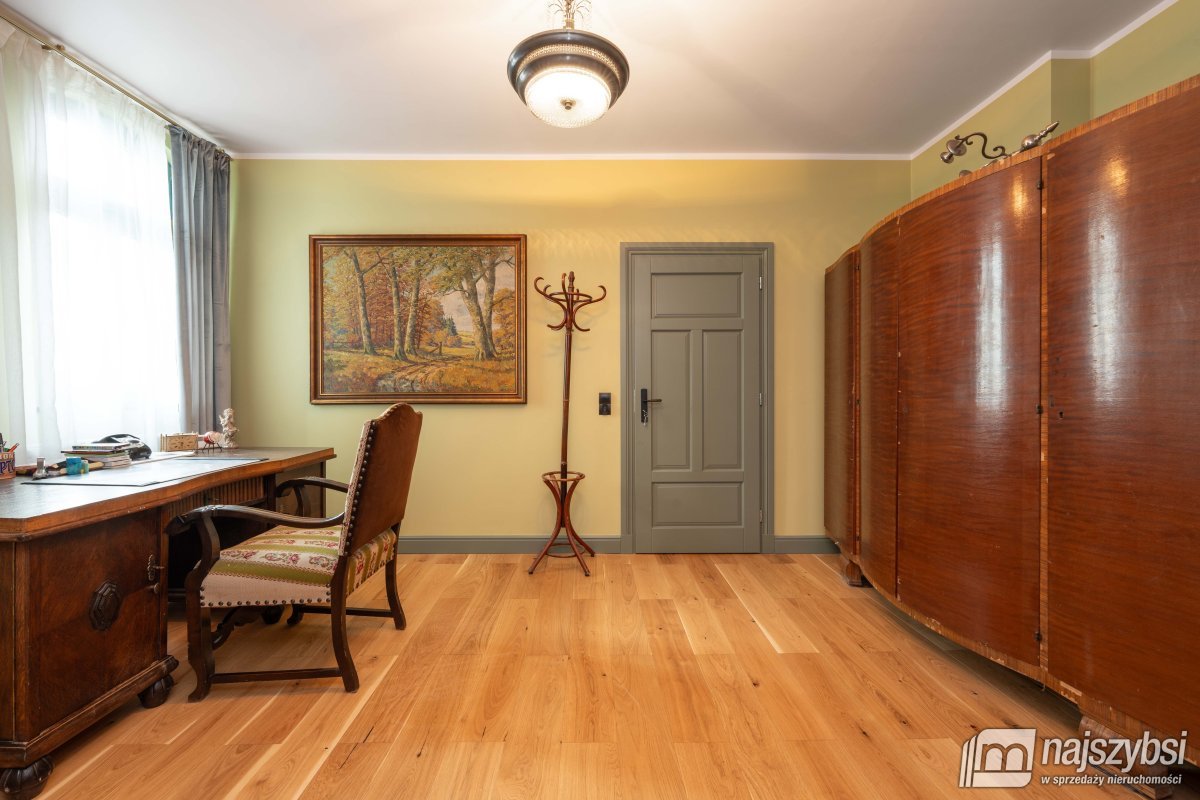 Świdwin- piękna willa w centrum miasta (34)