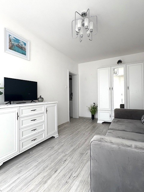 3 POKOJE,  I PIĘTRO, BALKON,  WINDA (7)