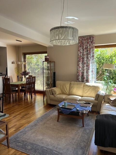 komfortowy dom na zamkniętym osiedlu-przy lesie (6)