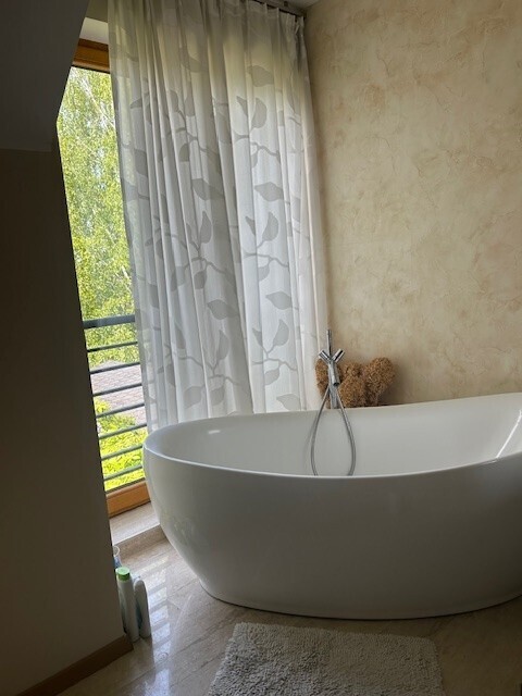 komfortowy dom na zamkniętym osiedlu-przy lesie (24)