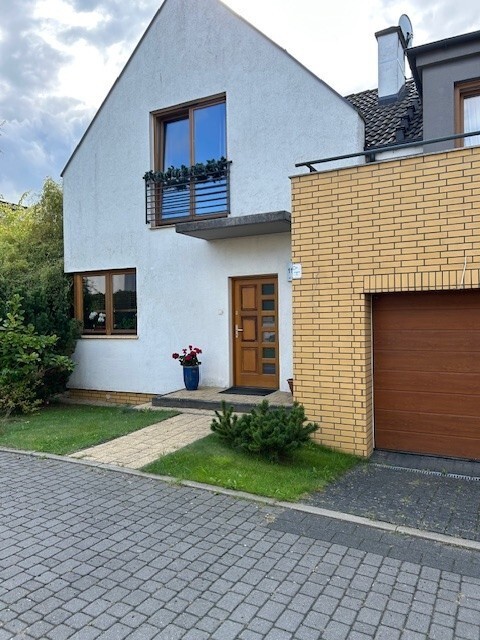 komfortowy dom na zamkniętym osiedlu-przy lesie (2)