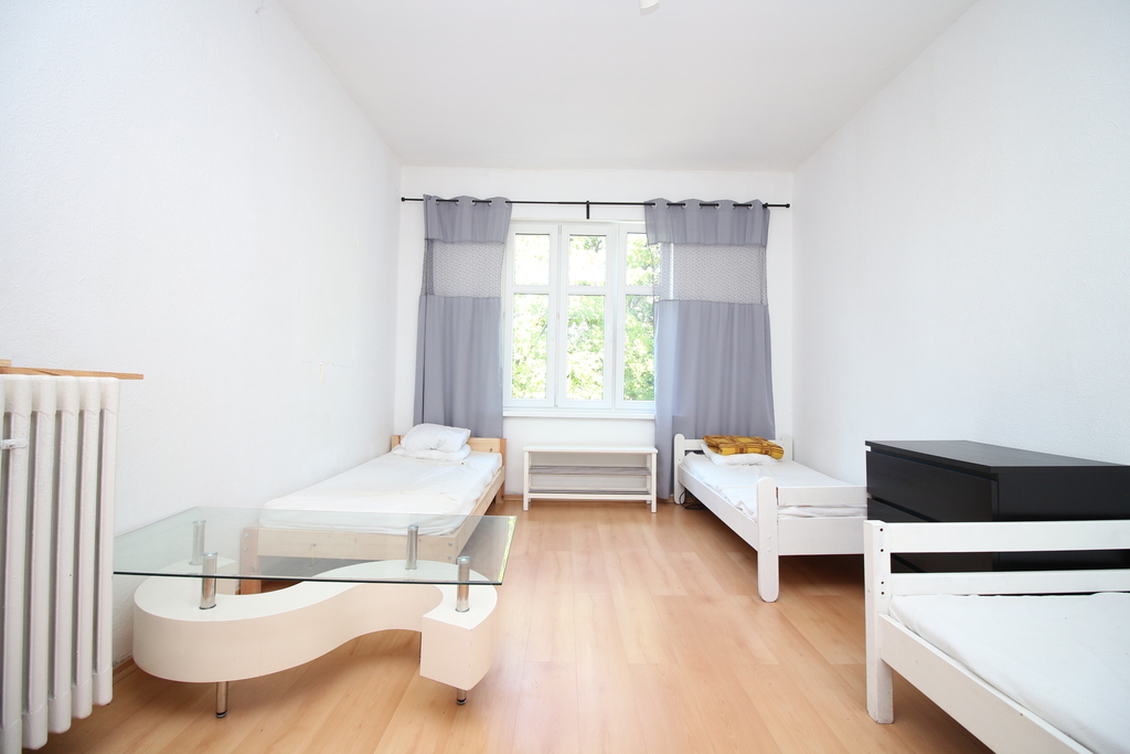 Przestronne mieszkanie pracownicze 5 pokoi centrum (4)