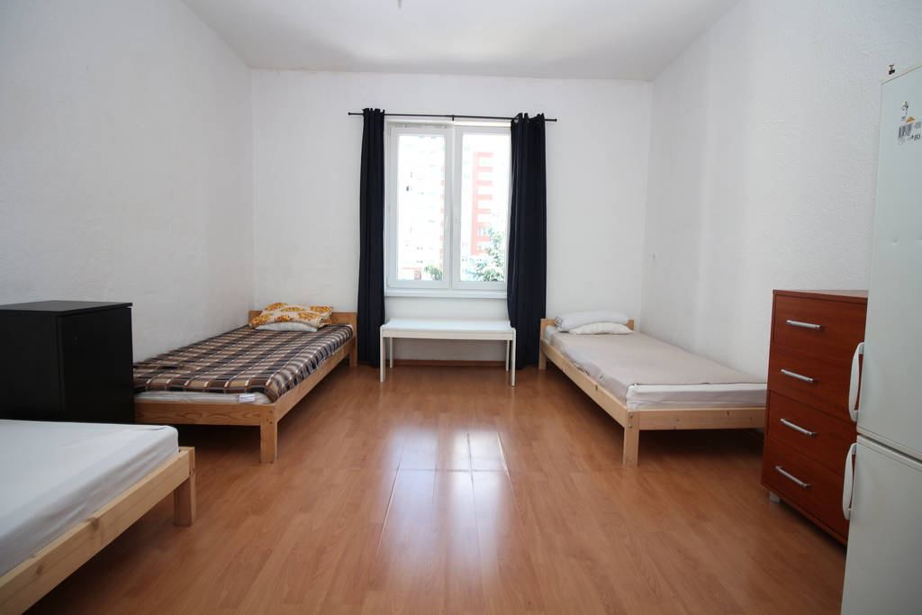 Przestronne mieszkanie pracownicze 5 pokoi centrum (1)