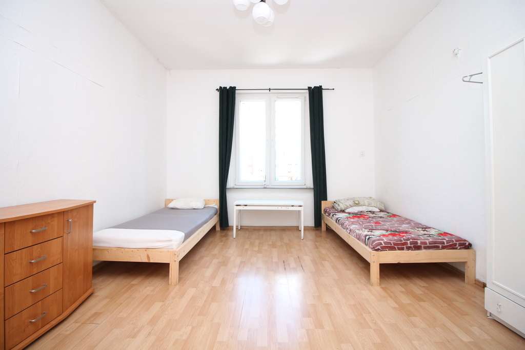 Przestronne mieszkanie pracownicze 5 pokoi centrum (5)