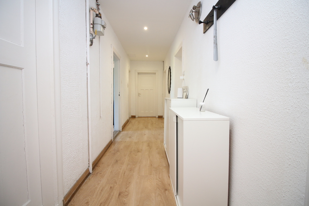 Przestronne mieszkanie pracownicze 5 pokoi centrum (7)