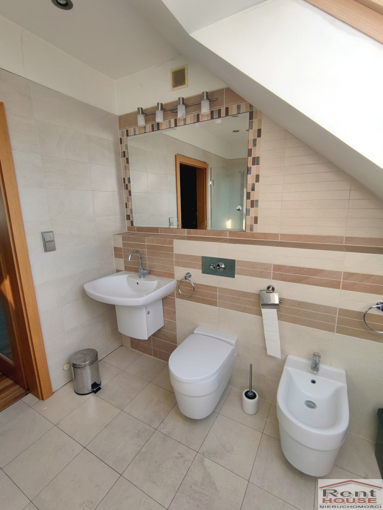 Dom wolnostojący, garaż, cicha uliczka (18)