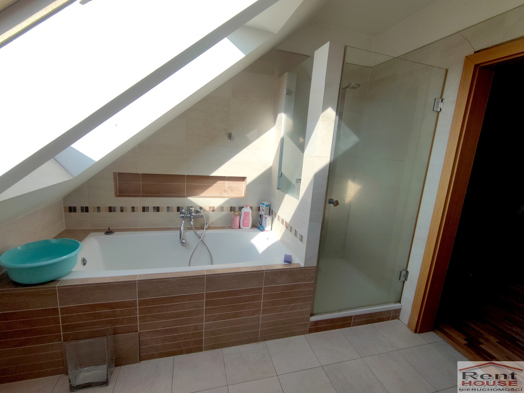 Dom wolnostojący, garaż, cicha uliczka (20)