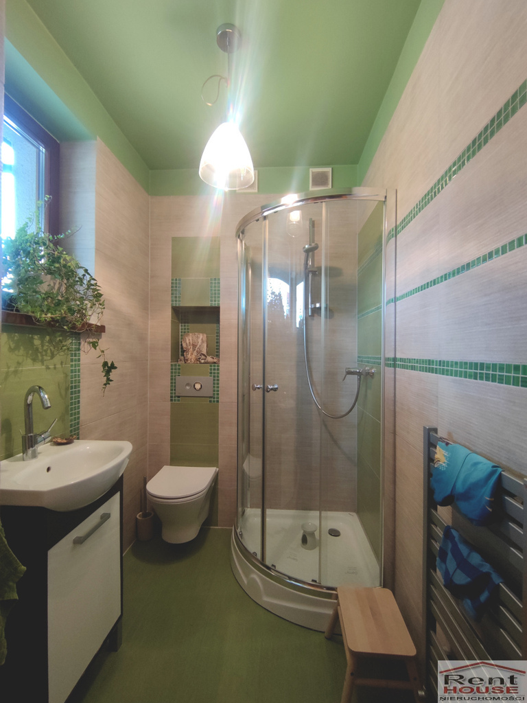 Dom wolnostojący, garaż, cicha uliczka (11)