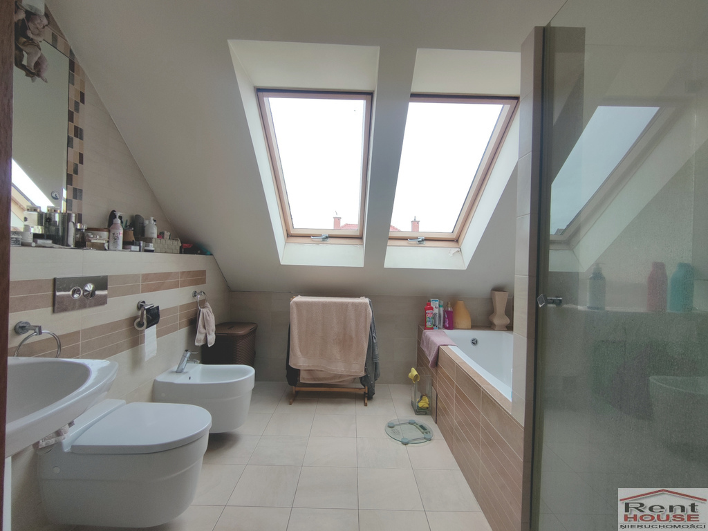 Dom wolnostojący, garaż, cicha uliczka (14)