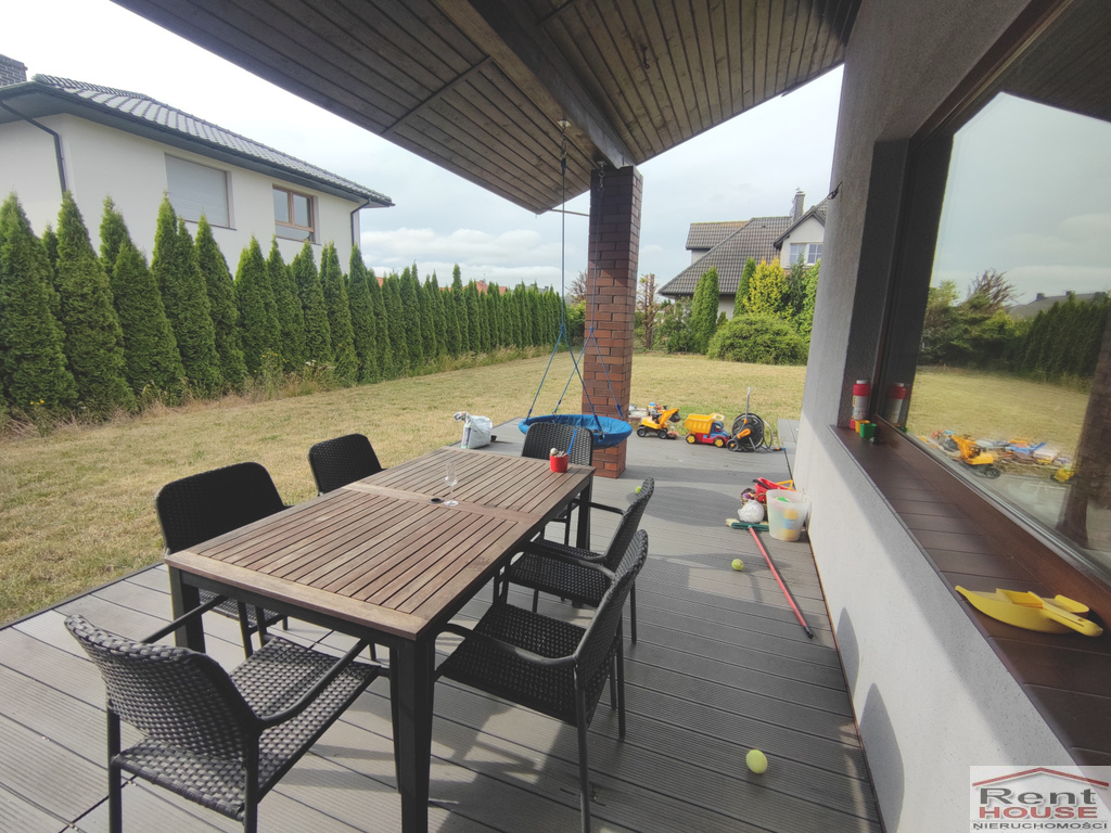 Dom wolnostojący, garaż, cicha uliczka (28)