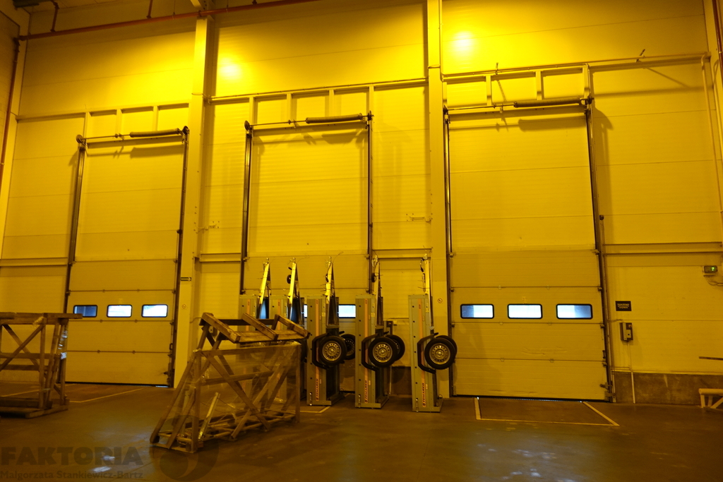 Hala 2278 m2 + biura 414 m2 (6)