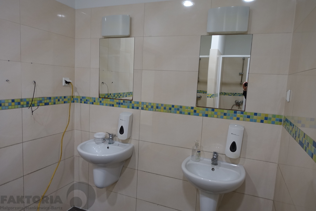 Hala 2278 m2 + biura 414 m2 (9)