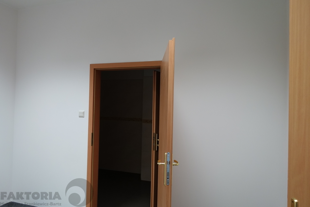 Hala 2278 m2 + biura 414 m2 (12)