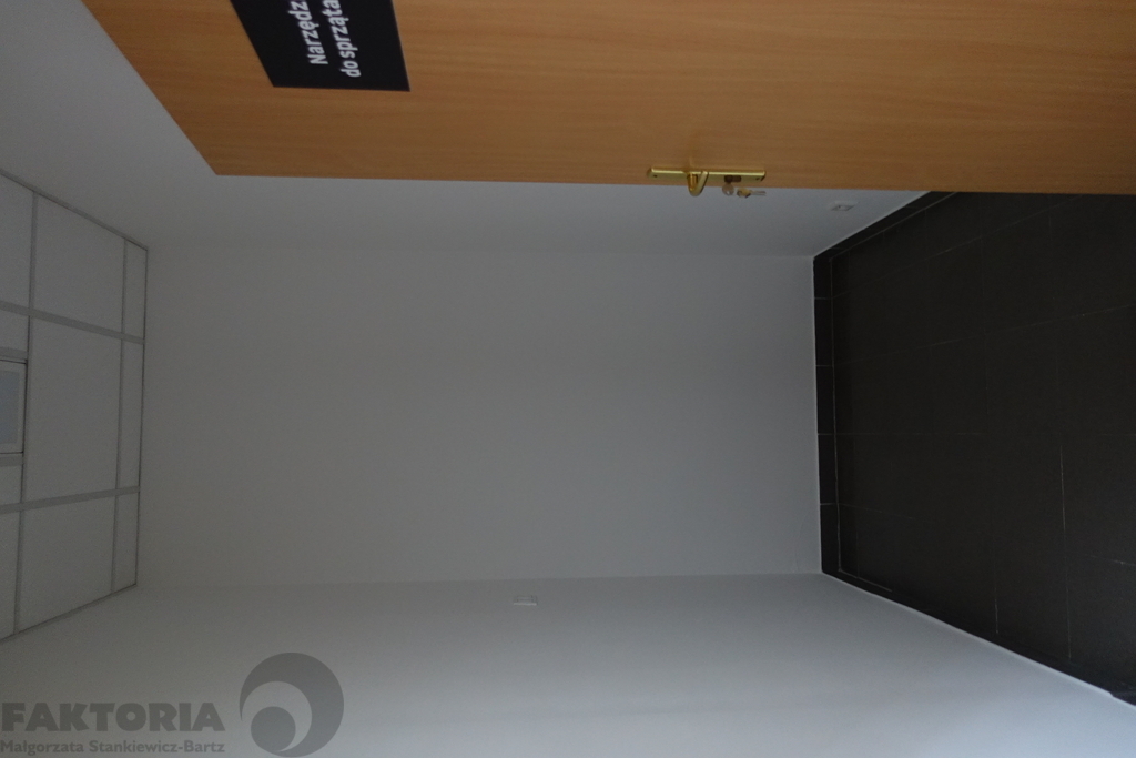 Hala 2278 m2 + biura 414 m2 (13)