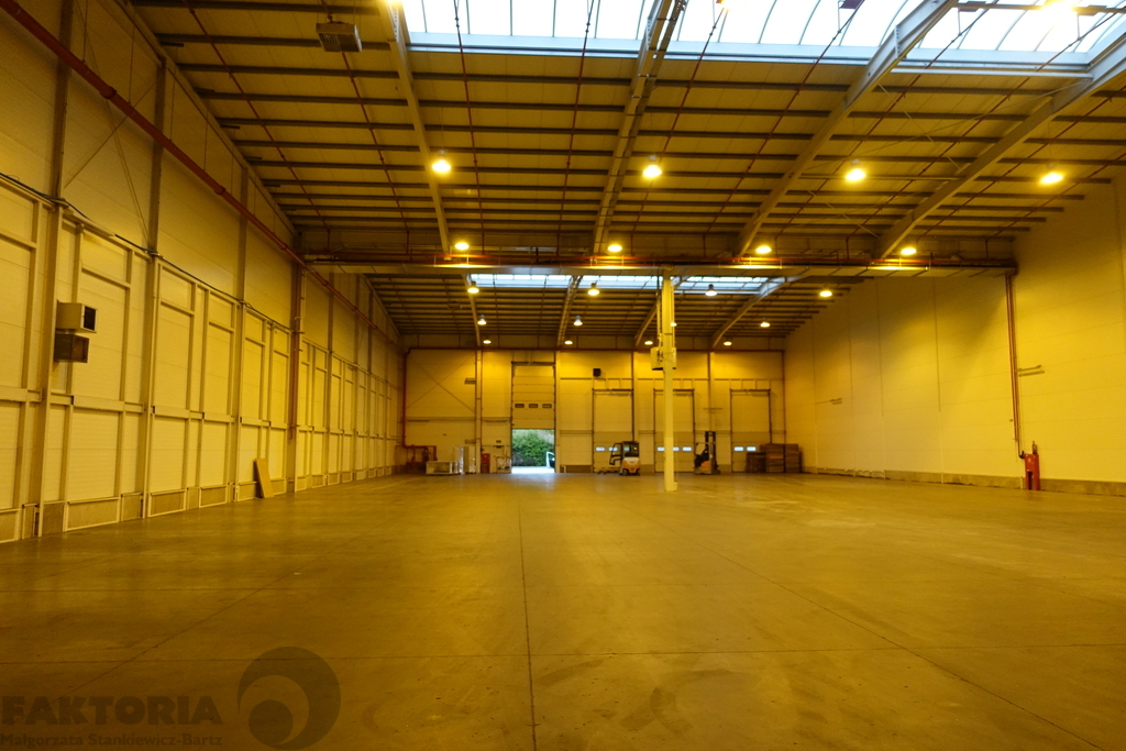Hala 2278 m2 + biura 414 m2 (1)