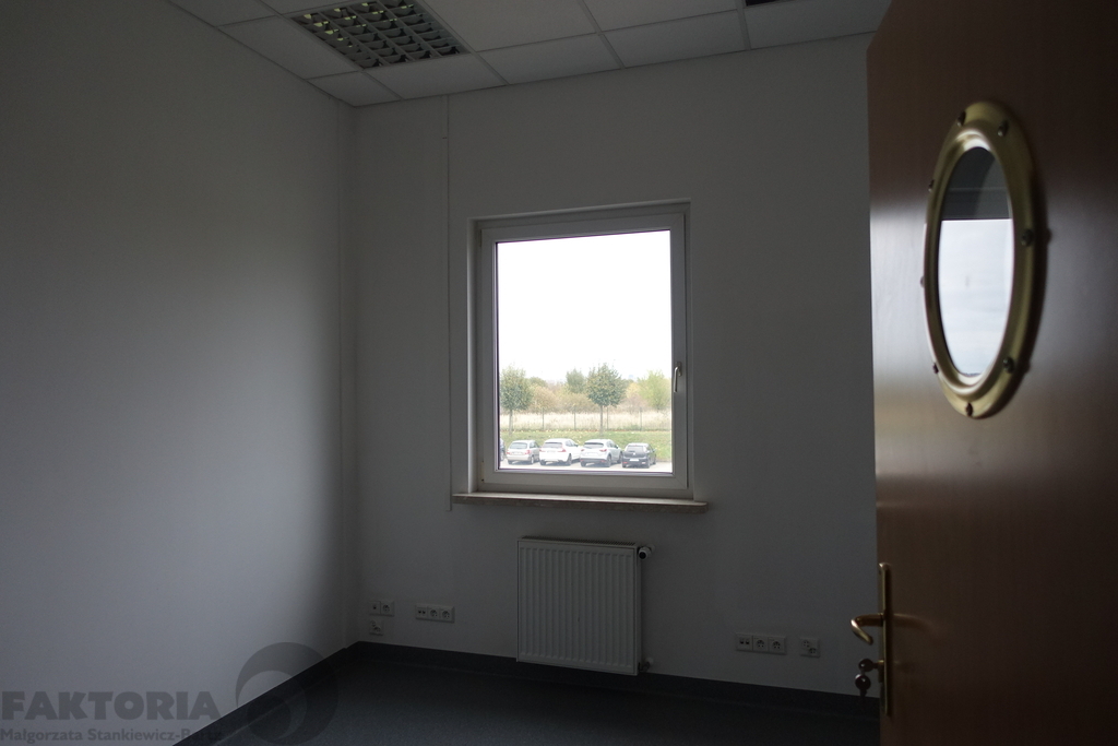 Hala 2278 m2 + biura 414 m2 (17)