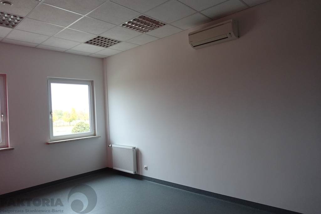 Hala 2278 m2 + biura 414 m2 (19)