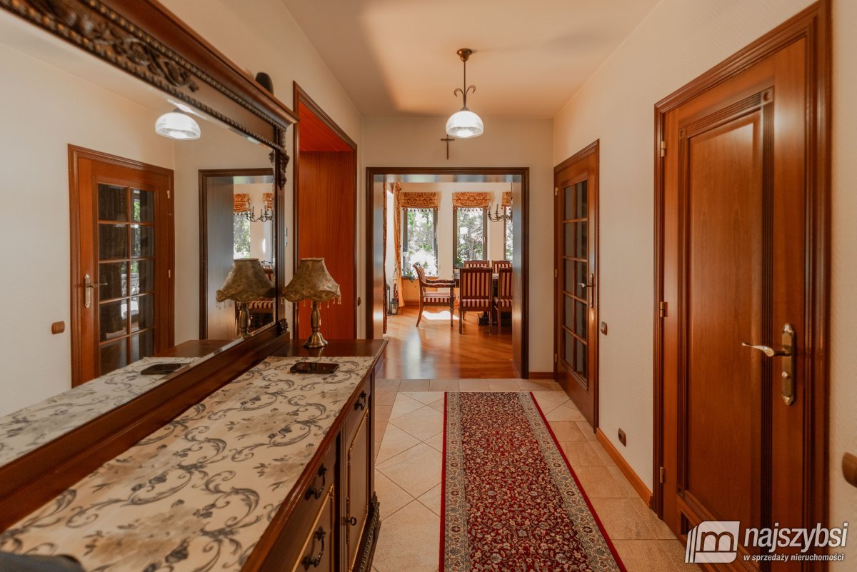 Goleniów- stylowa rezydencja z potencjałem inwesty (10)